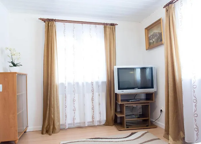 W Dabrowie בית אירוח Wieloglowy